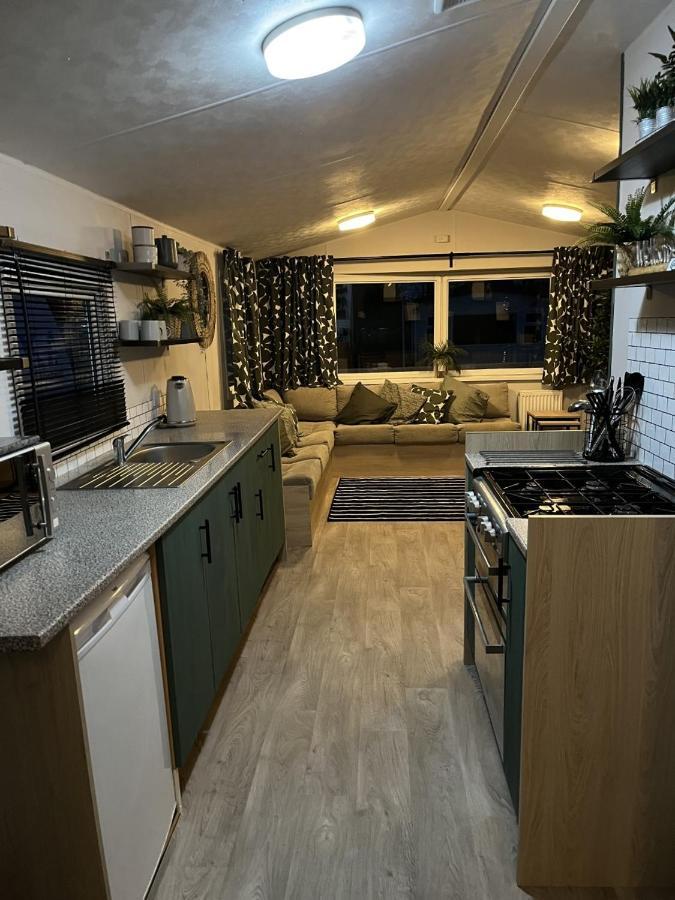 Beautiful 3 Bedroom Caravan With Hot Tub - Tattershall Lakes Exterior foto