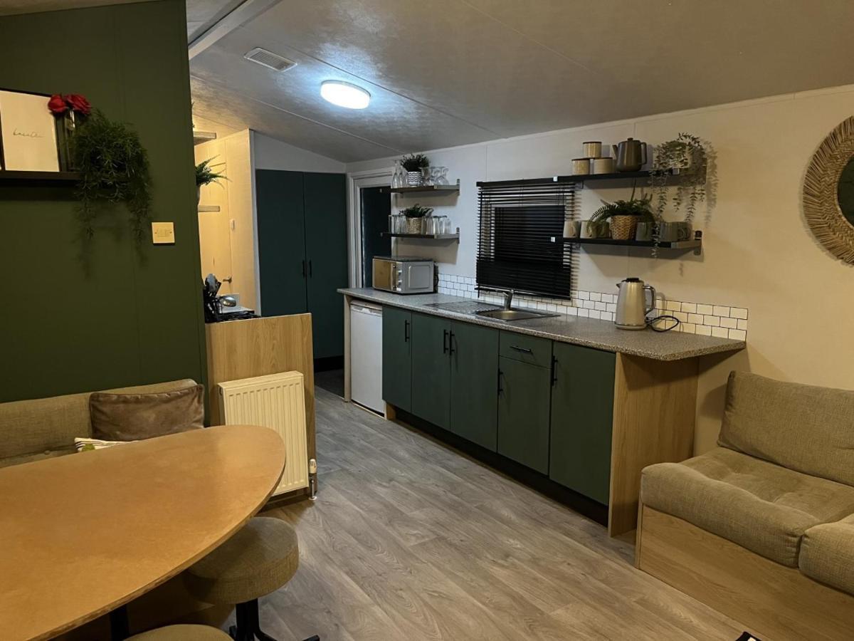 Beautiful 3 Bedroom Caravan With Hot Tub - Tattershall Lakes Exterior foto