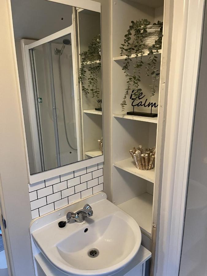 Beautiful 3 Bedroom Caravan With Hot Tub - Tattershall Lakes Exterior foto